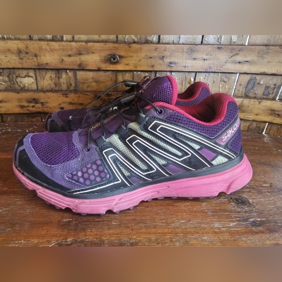 Salomon Size 7 - Picture 6 of 6